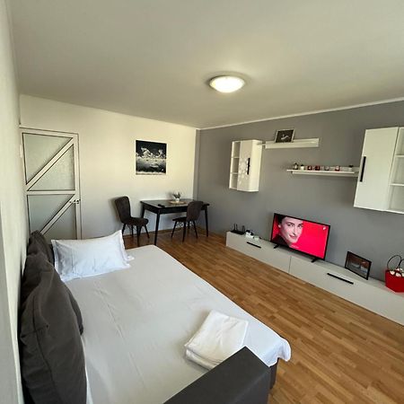 Sj Apartment Tulcea Exterior foto